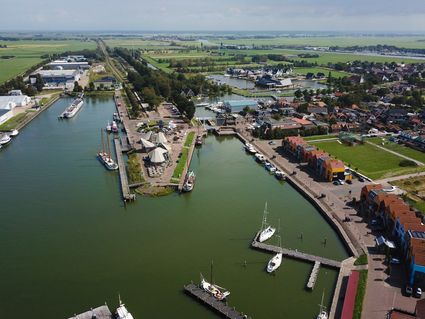 dronebeeld haven van stavoren
