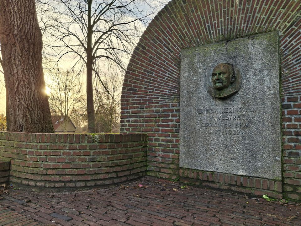 Monument Willem Westra