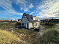 vakantiehuis voor 8 personen in de duinen bij het strand