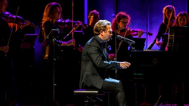 Thomas Oliemans & Amsterdam Sinfonietta