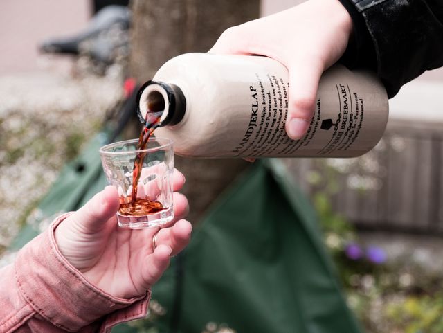 Likeur Handjeklap uit Purmerend