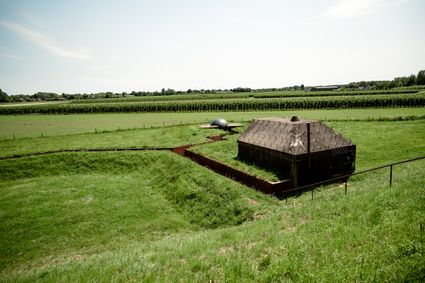 Meerdijk Asperen met batterijen, loopgraven, kazemat