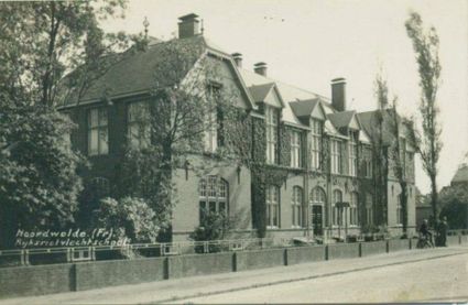 Het gebouw van de voormalige Rietvlechtschool op archiefbeeld