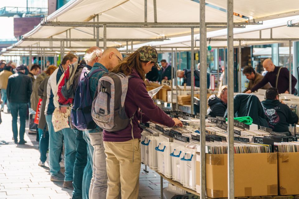 Platenmarkt - opening terrassenseizoen