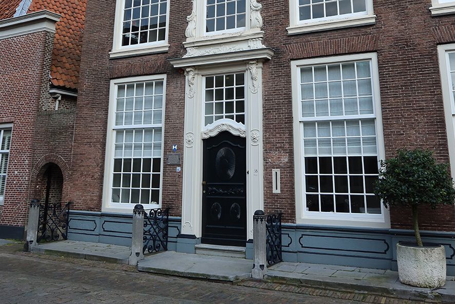 Huis met gouden kroon