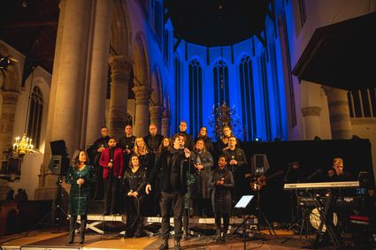Een koor binnen in een Kerk in Delft tijdens Delft Verlicht