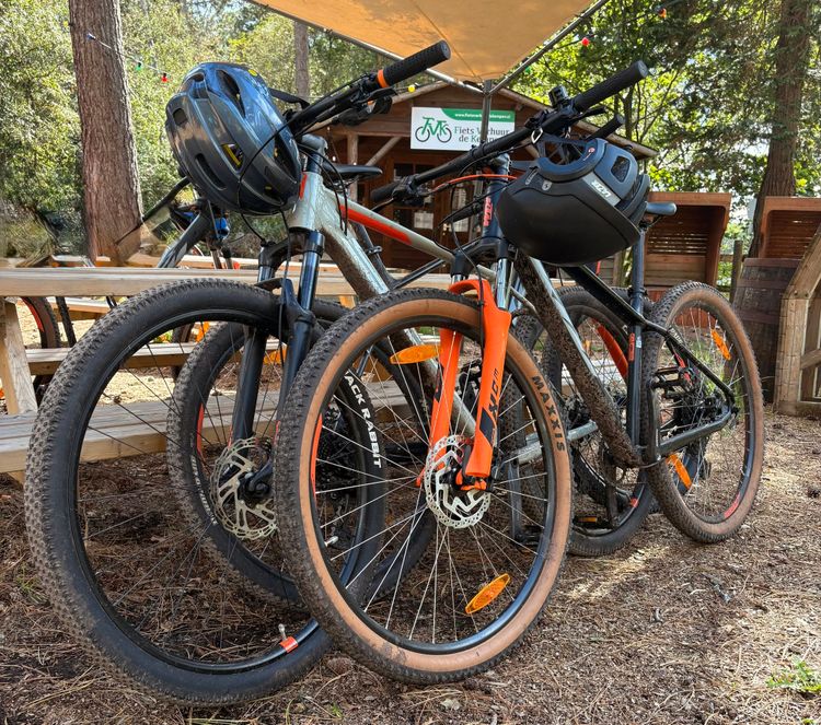2 mountainbikes