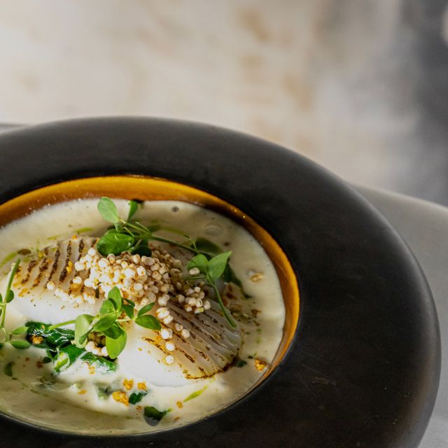 SOFA restaurant Maastricht gerecht in zwart bord
