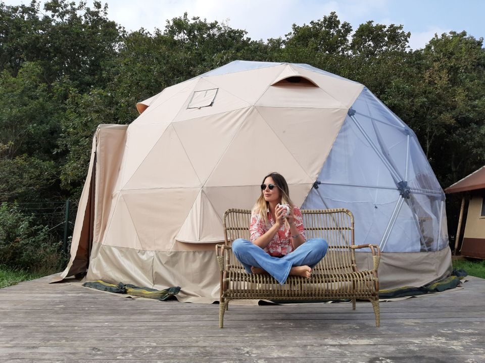 Tineke Wink voor een mooie tent