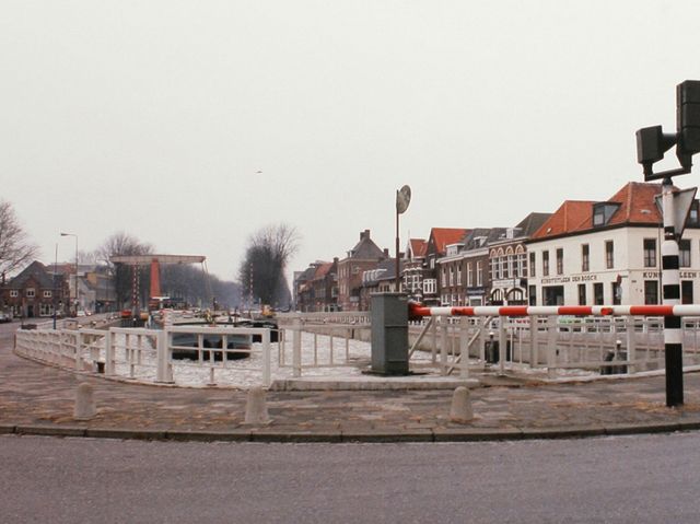 sluis 0 vanaf de Anthoniebrug in februari 1996