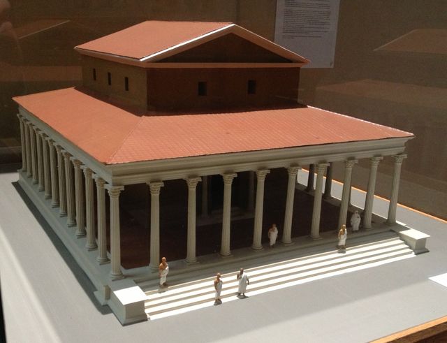 Maquette van de tempel van Elst, te zien in de Grote Kerk.