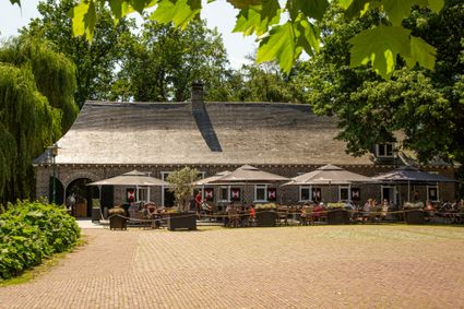 Dinghuis met terras