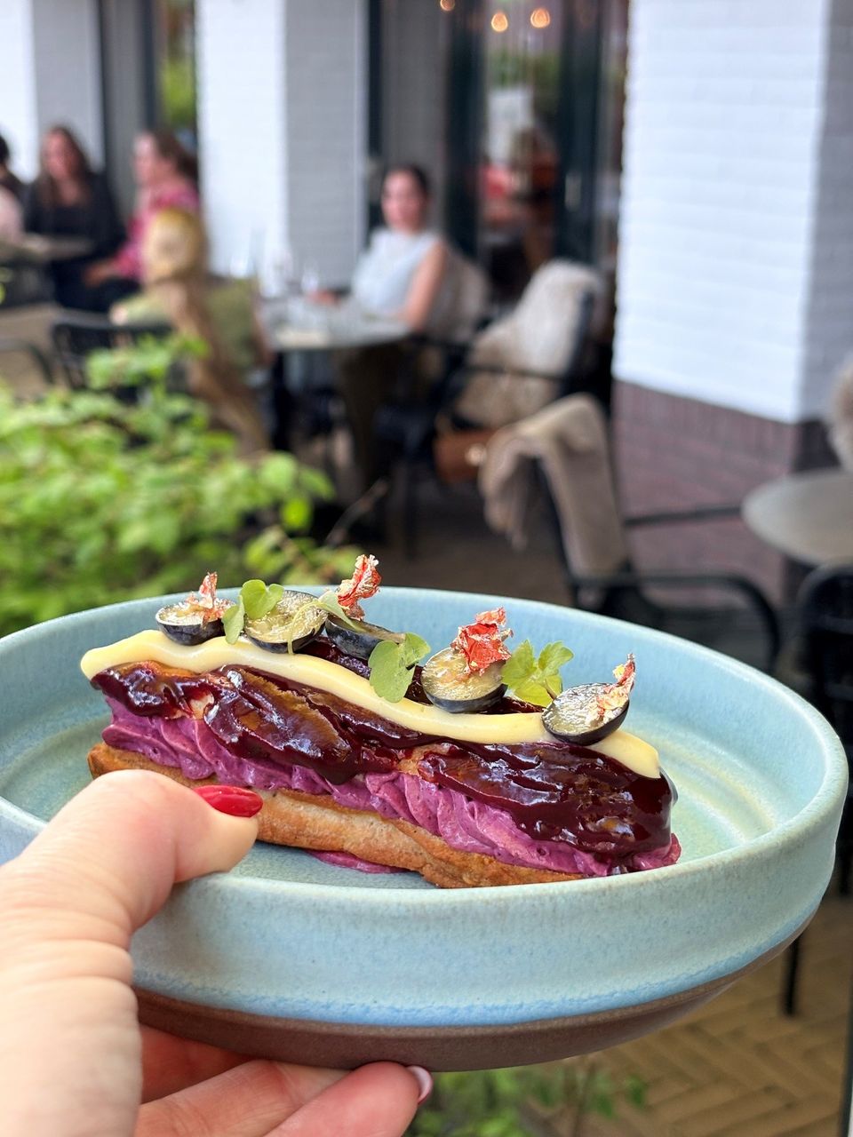 Dessert op het terras van Brasserie Otterlo