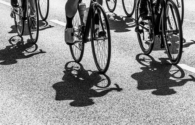 Voeten van fietsers
