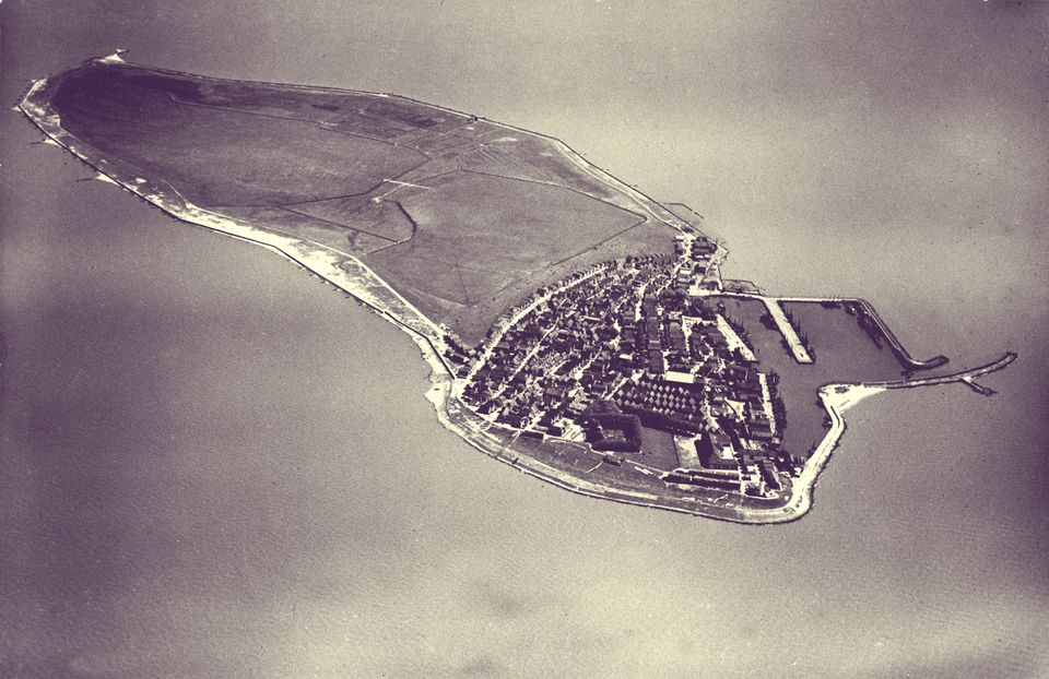 Het eiland Urk voor de inpoldering