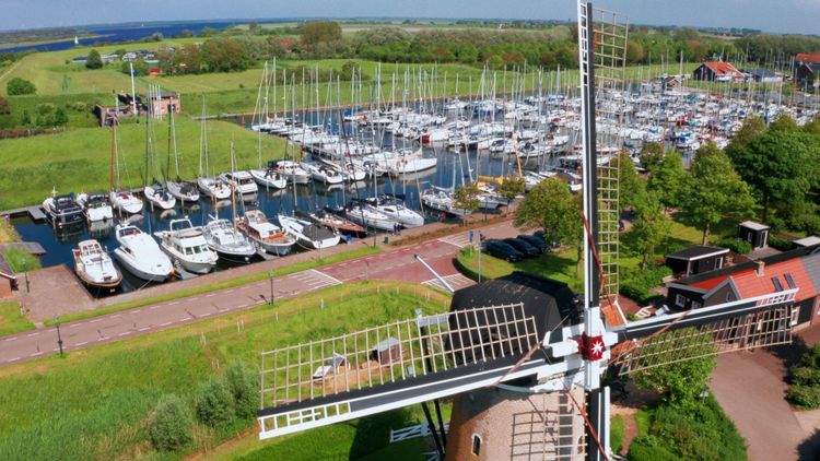 Op-Schouwen-Duiveland-molen-Brouwershaven