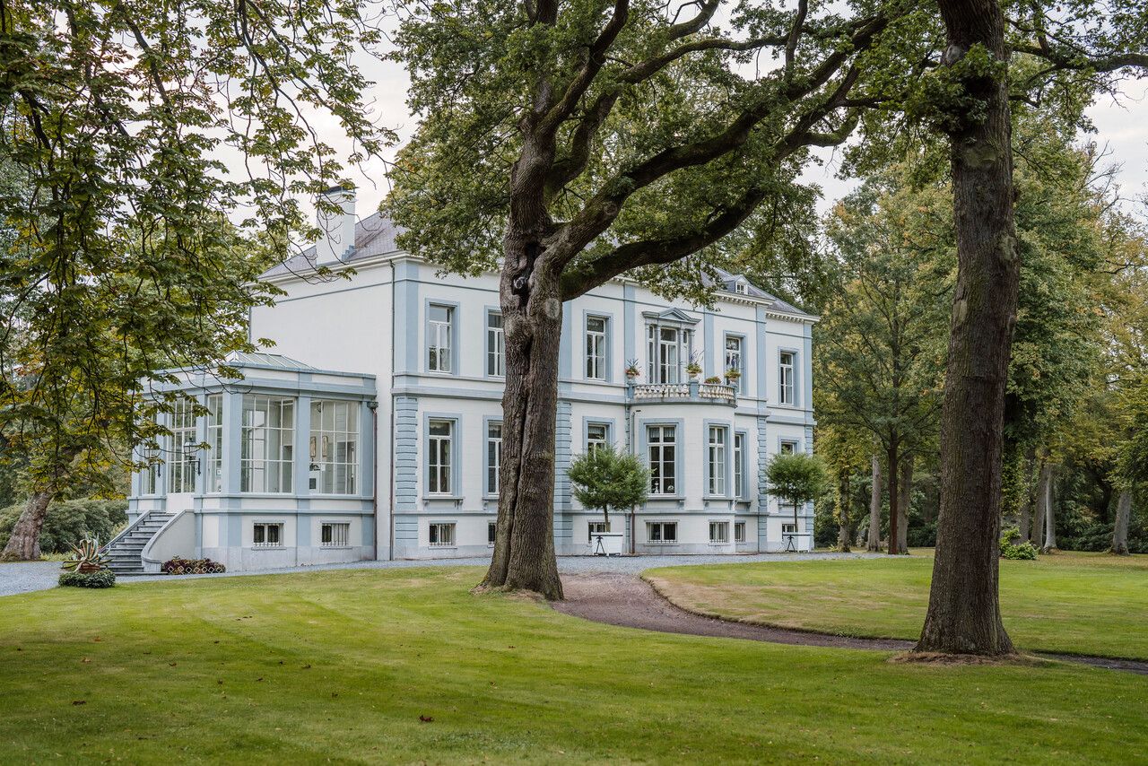 Landgoed Mattemburgh schuin voor