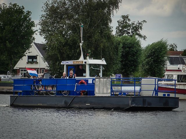 De Hin en Wer maakt een draai op het water voordat het oversteekt.