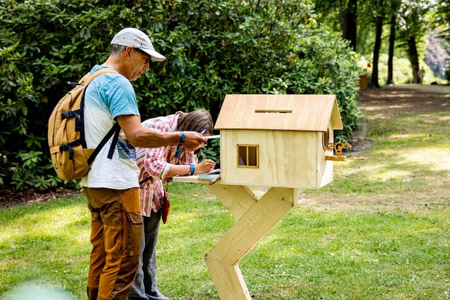 Wonderpost wordt in de brievenbus gestopt