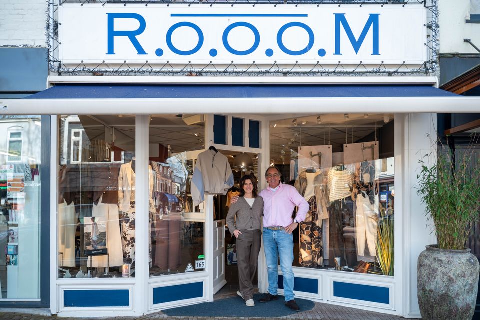 R.O.O.O.M eigenaren voor de winkel