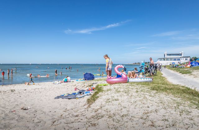 Strandje bij Badpaviljoen Hindeloopen.