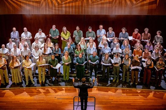 Koor In de Stemming: Herinneringen aan de Toekomst