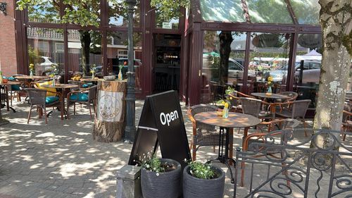 Terras van Bar Barmond in Lage Mierde