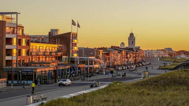 Sfeerbeeld van de boulevard van Katwijk