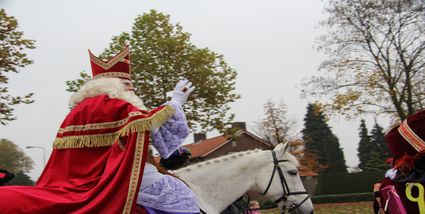 Een gezellige Sinterklaasmiddag met zingen en dansen