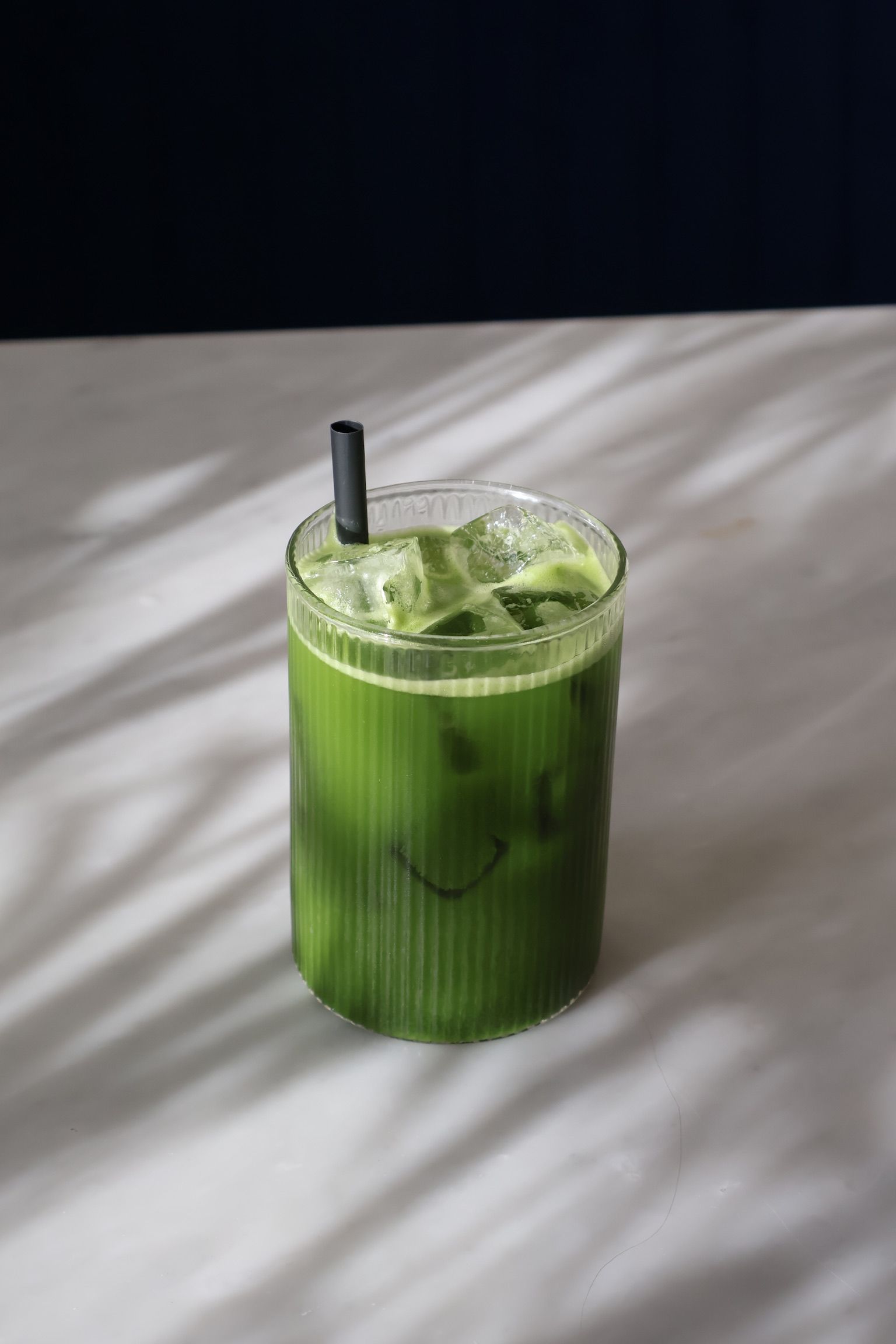 Iced matcha at Well in Breda, alongside specialty coffee, smoothies and fresh juices.