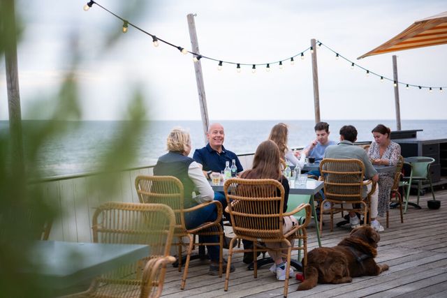 Borrelen
Terras
Strandtent
Rockanje
Strandpaviljoen
Beach club