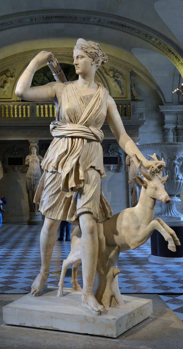 Beeld van godin Diana in het Louvre