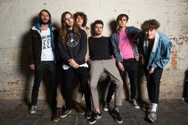 Live Muziek: Hugs of the Sky + The Collectors