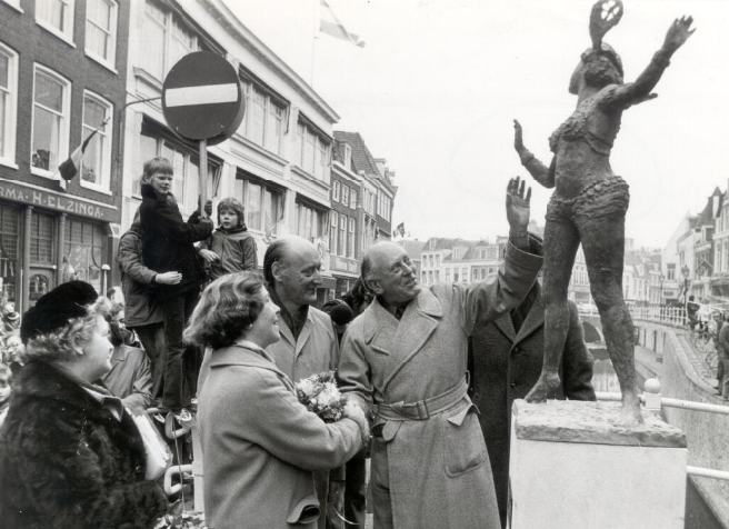 Statue von Mata Hari De Kelders