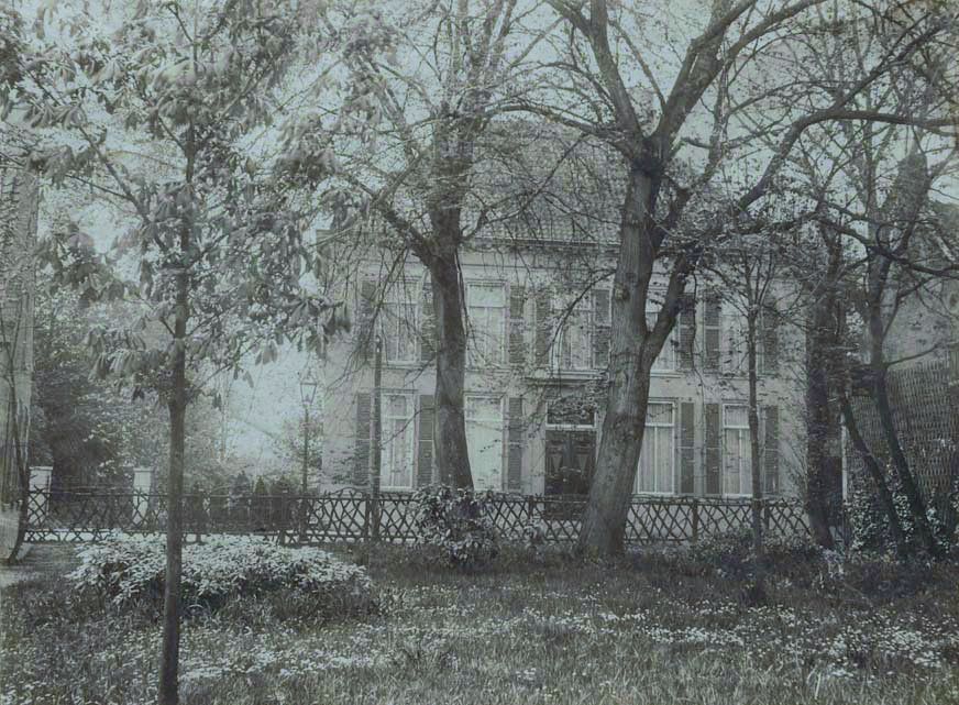 Een afbeelding van Villa Mertersem in Princenhage, waar 'Oom Cent' woonde en een huisgalerie had.
