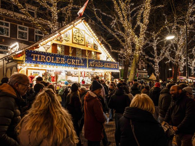 Kraampjes tijdens Lichtjesavond in Delft