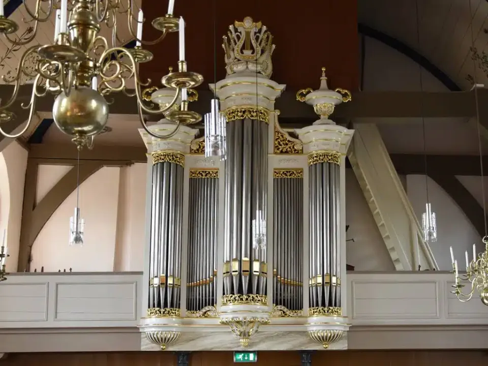 Orgel bij de Kerk van Beets