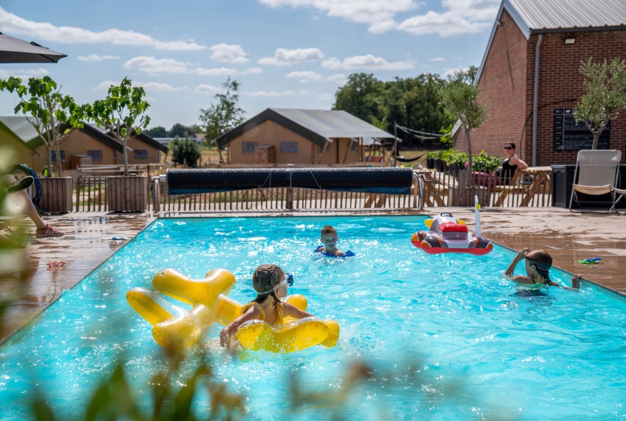 Hoeve Luyterheyde Neerkant Pool