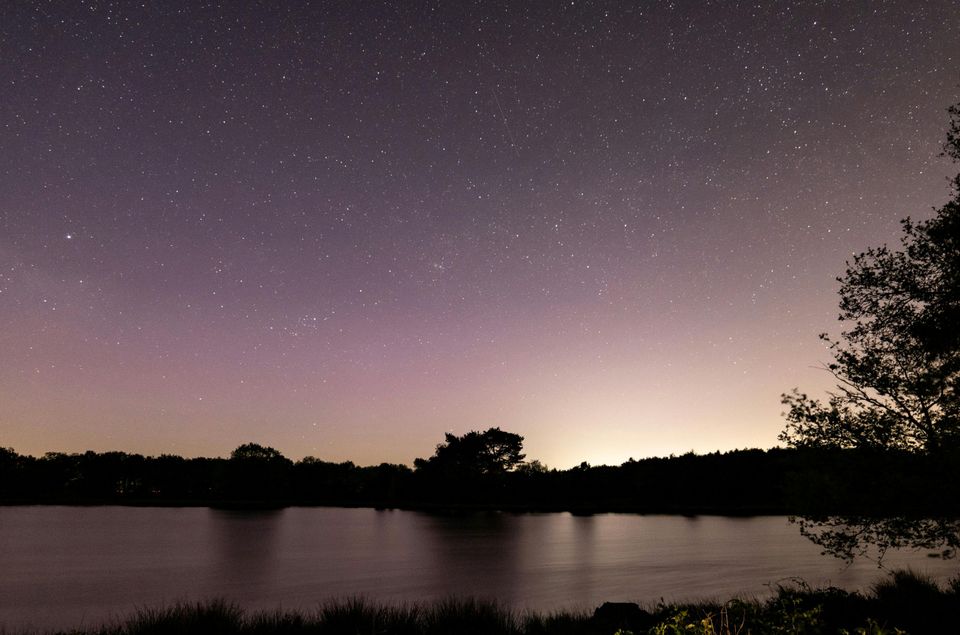Heldere sterrenhemel sterren kijken Nationaal Park Dwingelderveld