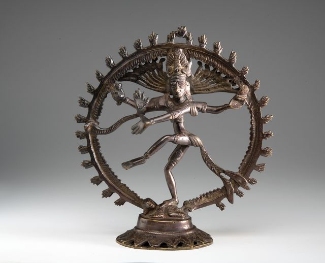 Beeld van de dansende Shiva, voor 1970. Collectie Nationaal Museum van Wereldculturen Collectie Coll.nr. TM 3935 7.