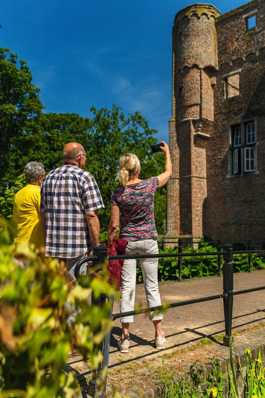 Selfie voor de Kasteelruïne in Deurne
