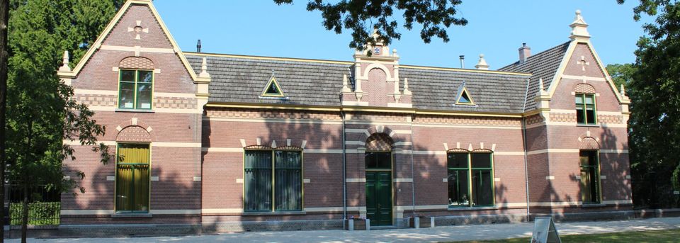 VOORZIJDE VAN BEGRAAFPLAATS BOSDRIFT