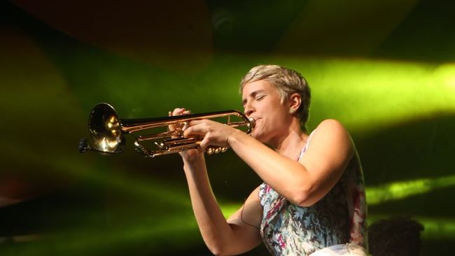 Nederlands Blazers Ensemble & Maite Hontelé