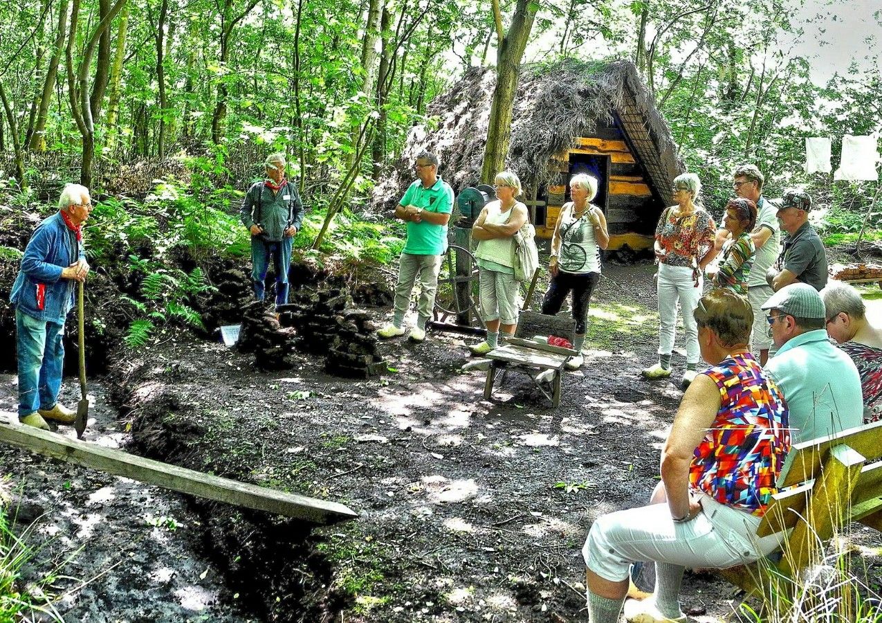 Demonstratie turfsteken Deurne