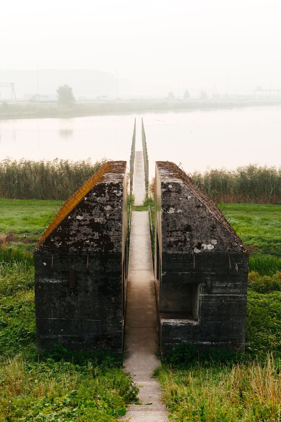 Doorkijk door de doorgezaagde bunker