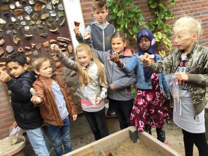 Leerlingen in Museum Ceuclum