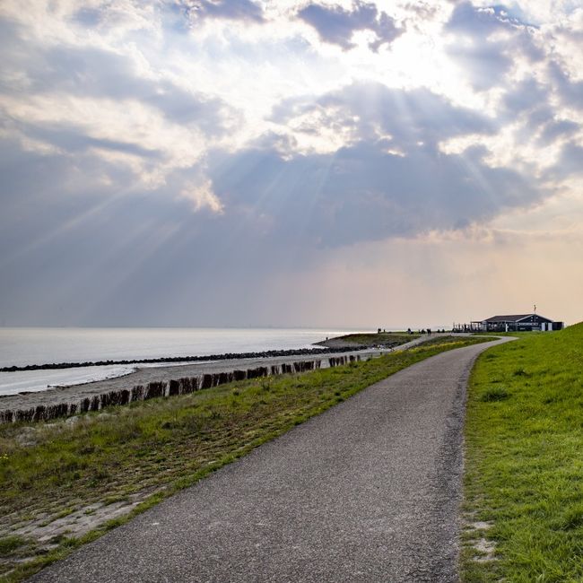 Strandbrasserie De Landing, Netherlands, Baarland beach bar with view at the sea