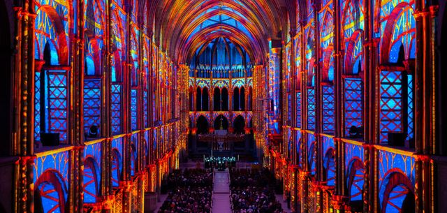 Voorbeeld van de lichtshow luminiscence Delft