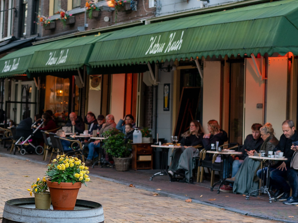 Op het terras bij kobus kuch in Delft