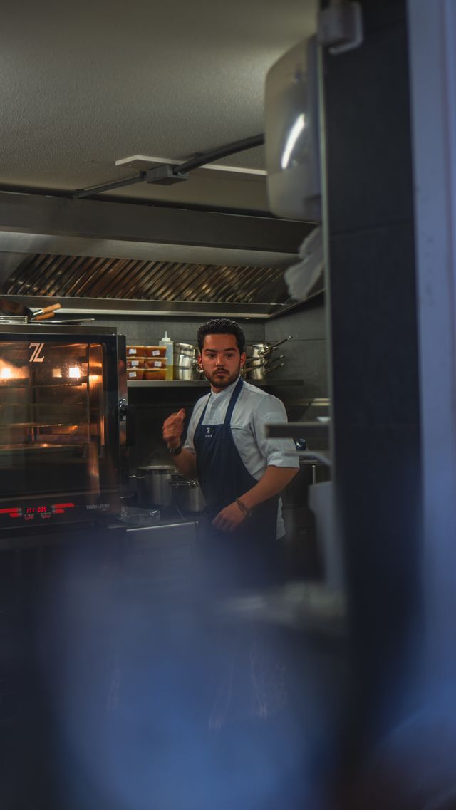 Foto van de kok van restaurant Zeste in Zevenbergen.